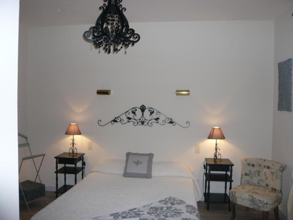 Hotel Mistral Mas-Blanc-des-Alpilles Habitación foto