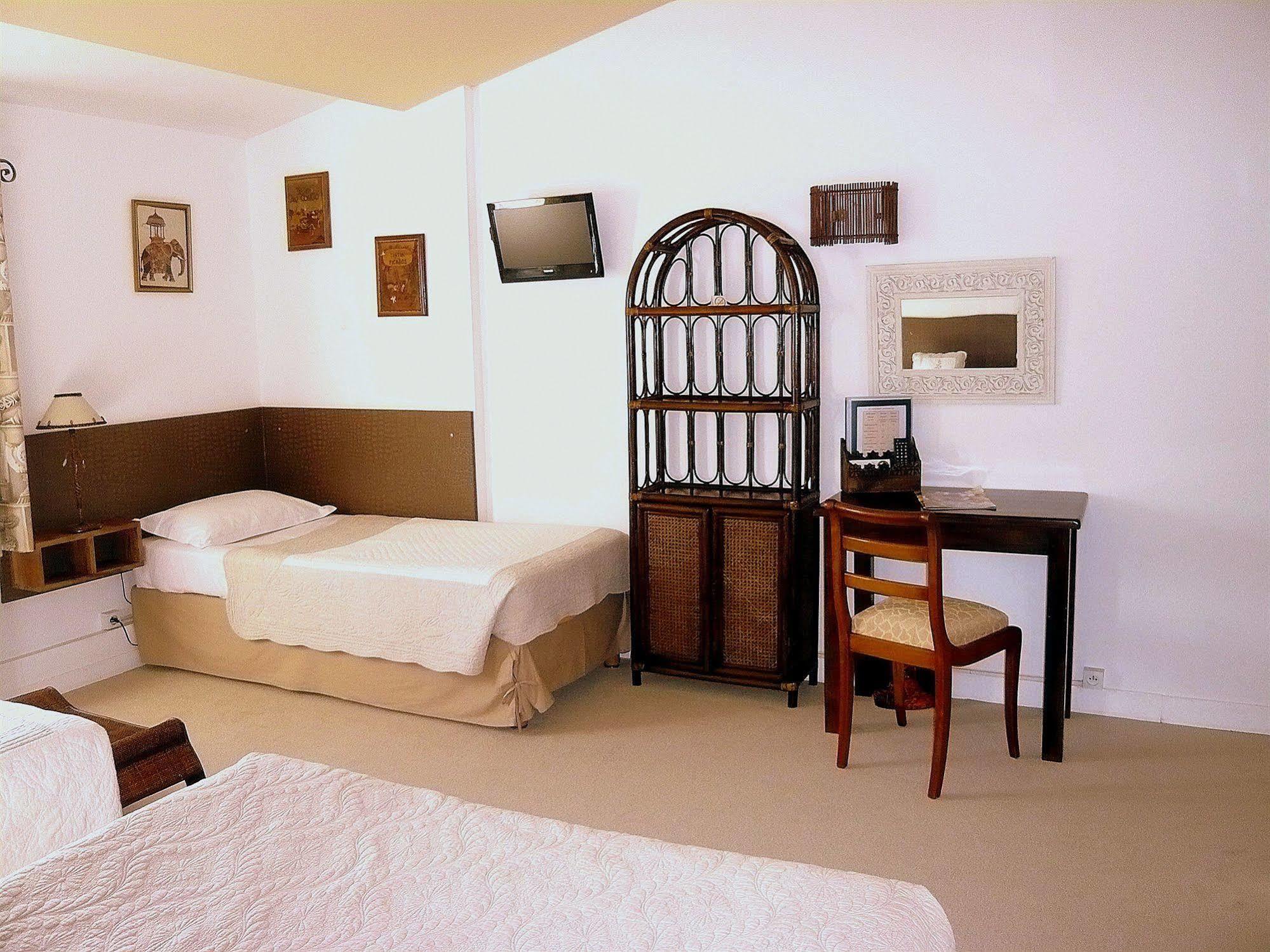 Hotel Mistral Mas-Blanc-des-Alpilles Exterior foto
