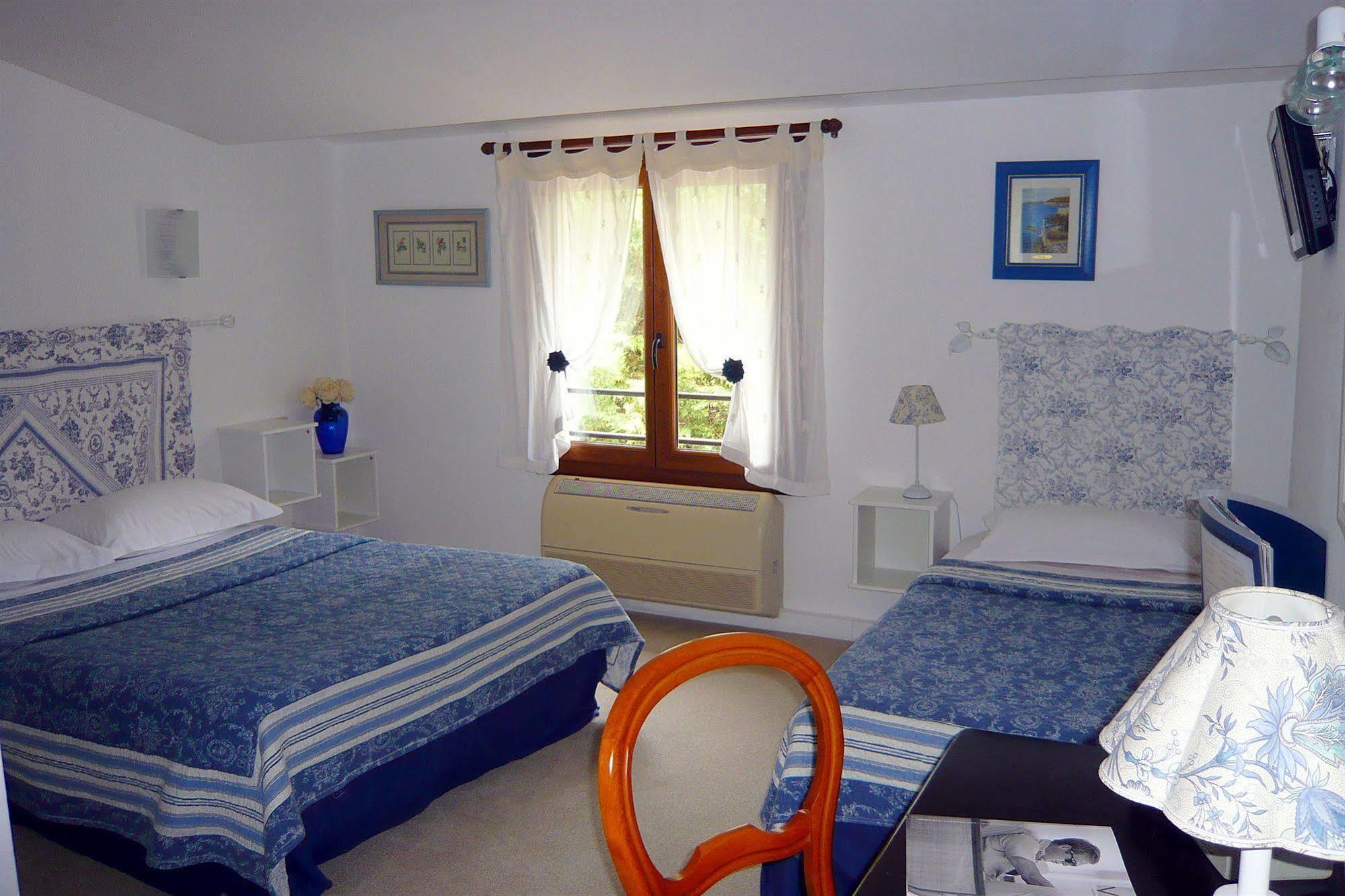 Hotel Mistral Mas-Blanc-des-Alpilles Exterior foto
