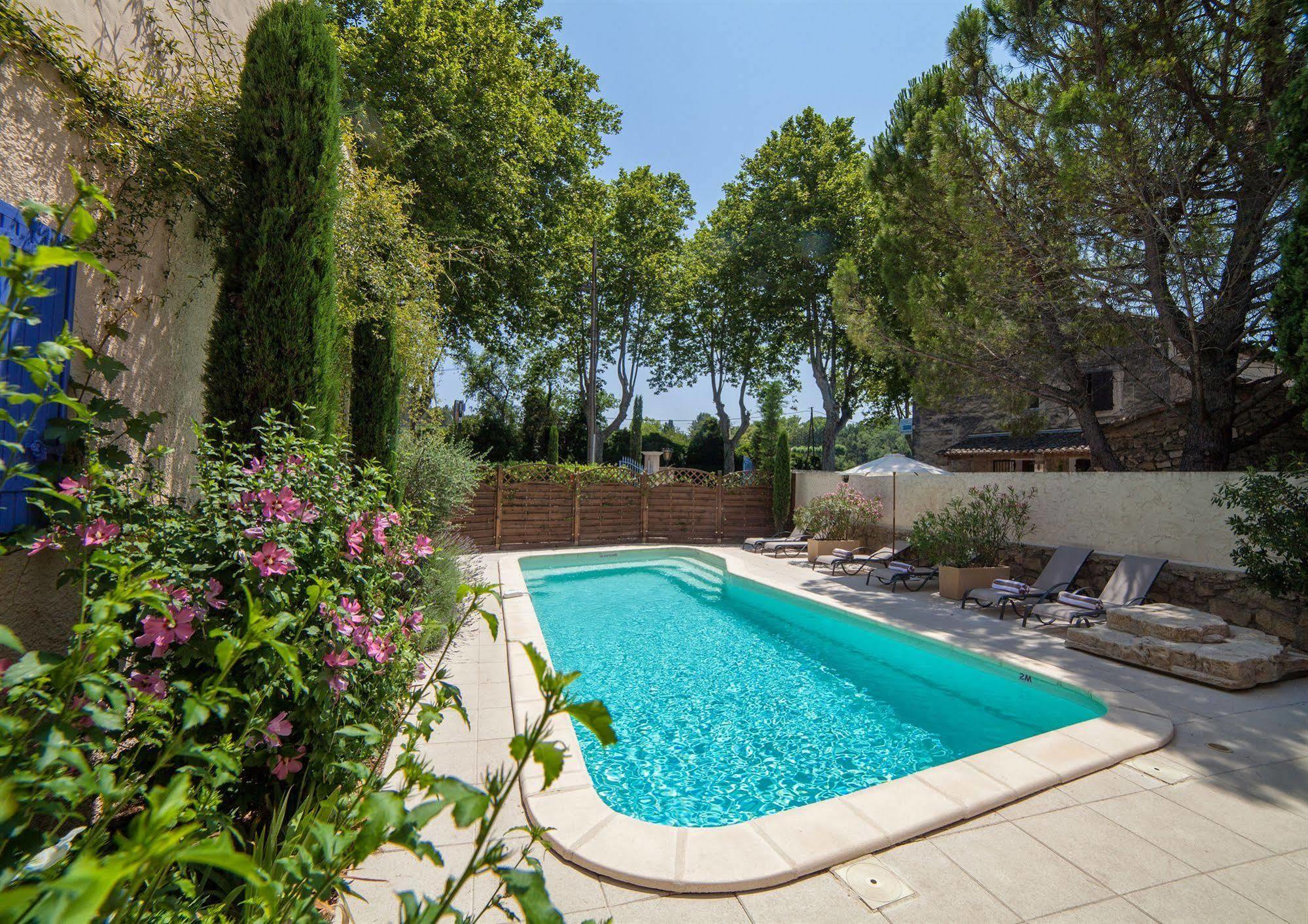 Hotel Mistral Mas-Blanc-des-Alpilles Exterior foto