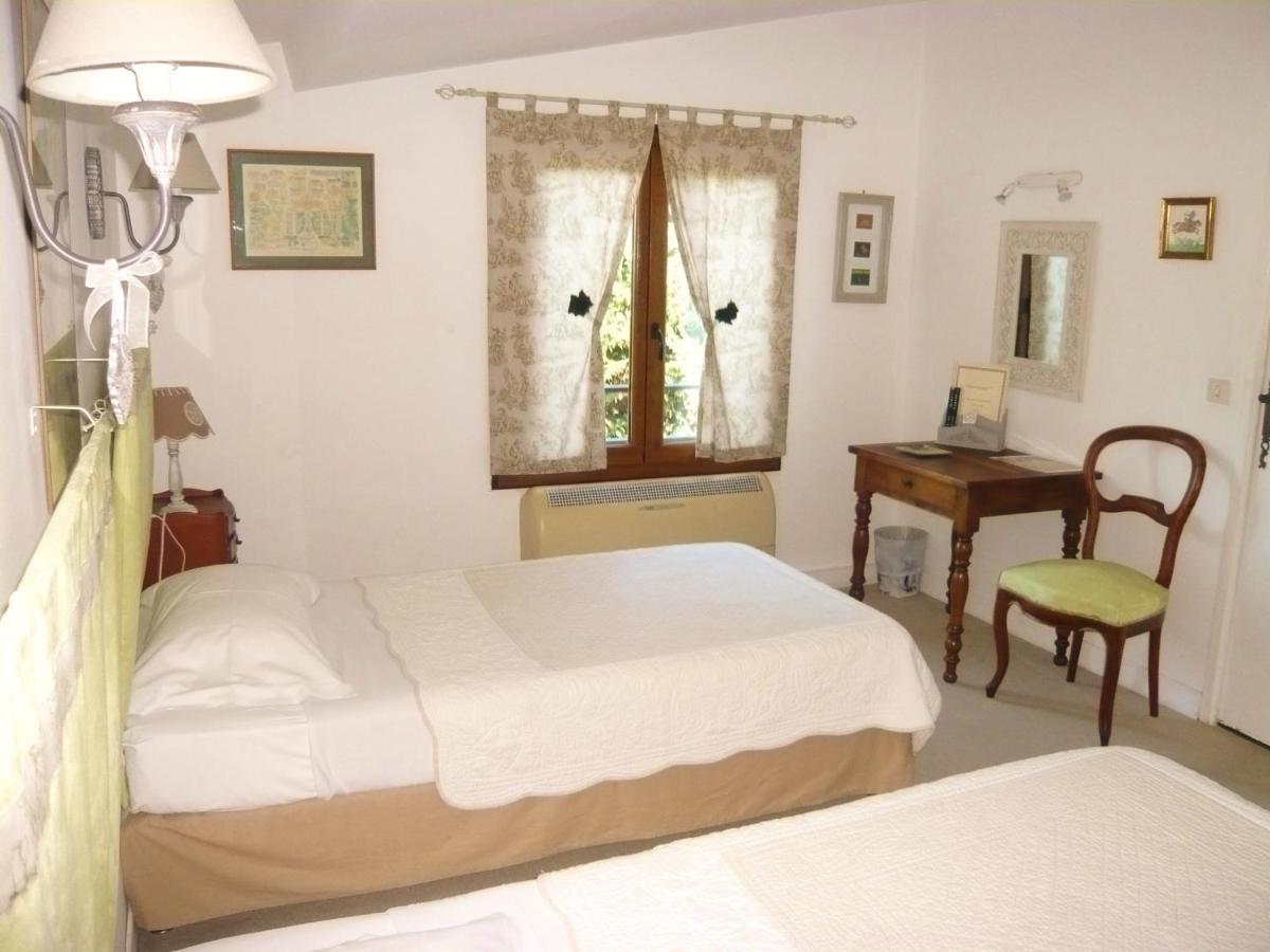 Hotel Mistral Mas-Blanc-des-Alpilles Exterior foto